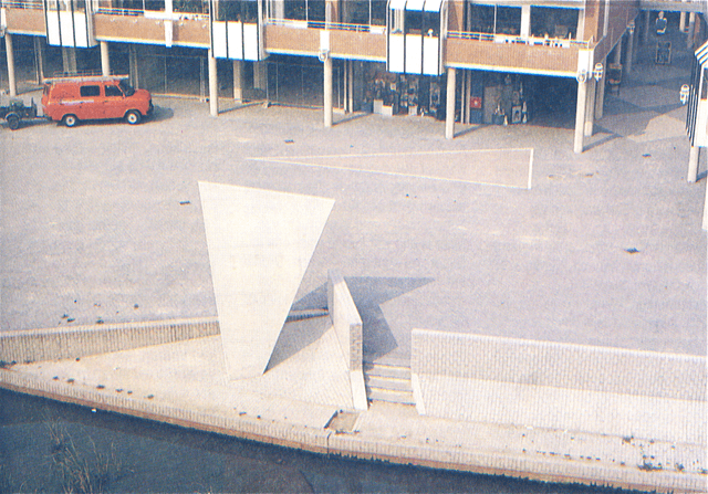 Inrichting Centrumplein Lunetten, Utrecht. i.s.w.met J. van Wijk.
(project praktijkonderzoek beeldende kunsten)