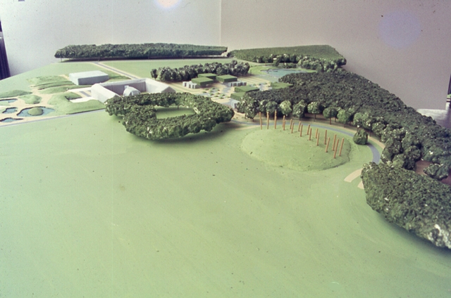 Landschappelijke ingrepen in park rond pensionaat. Tekening en makette.