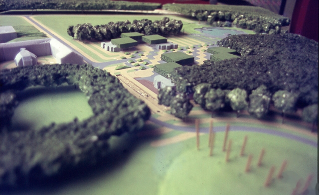Landschappelijke ingrepen in park rond pensionaat. Tekening en makette.